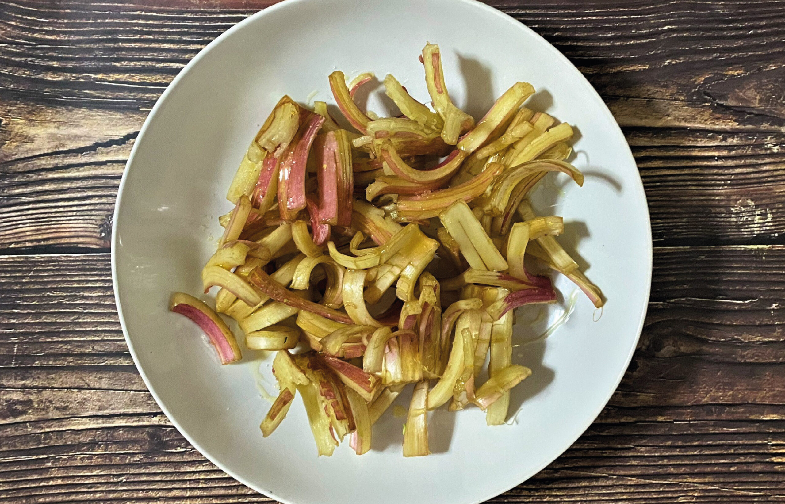 Ensalada de cardo rojo