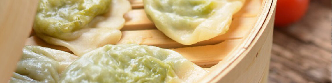 Dumplings de Parmigiano Reggiano verduras asiatico-mediterraneas y salsa de jengibre